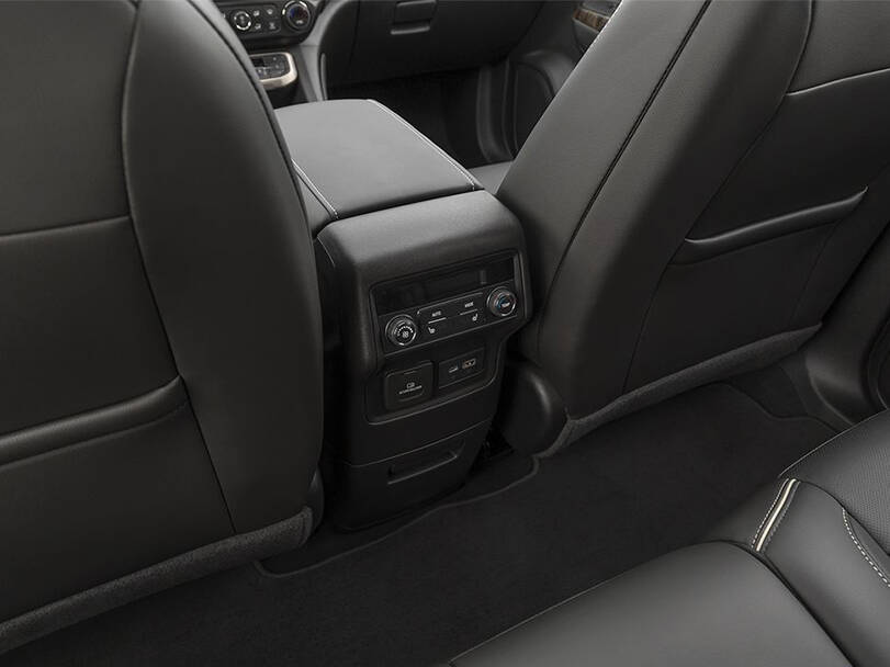GMC Acadia Interior 