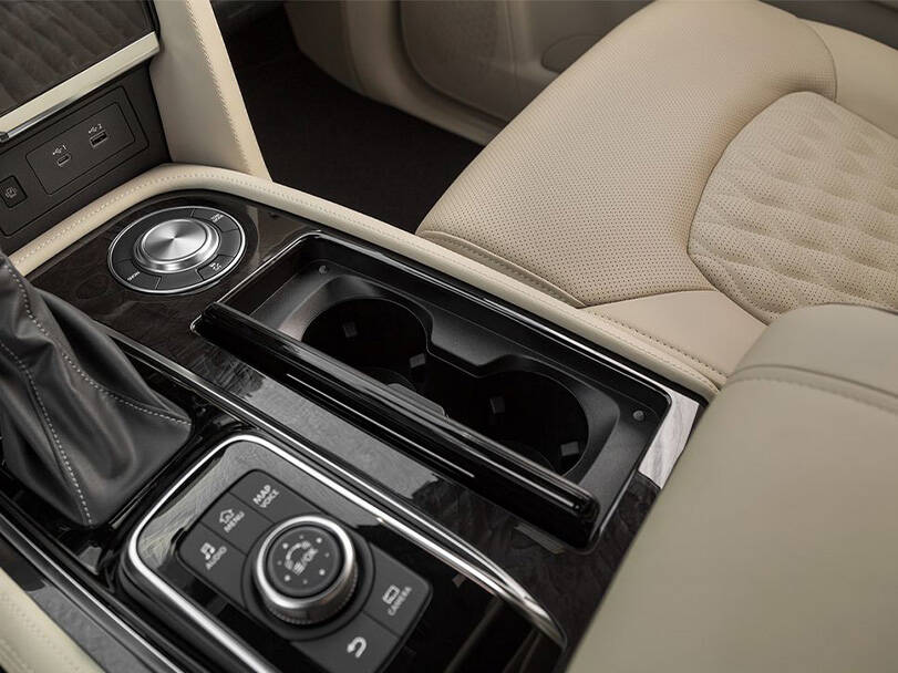 Infiniti QX80 2025 Interior 