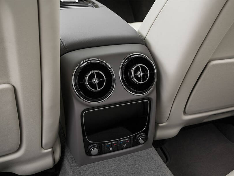 جاجوار XJ الداخلية 