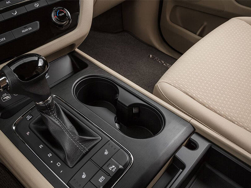 Kia Carnival Interior 