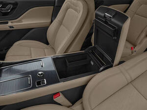 لينكون أفياتور الداخلية 