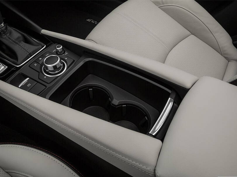 مازدا 3 الجيل الثالث (BM) الداخلية 