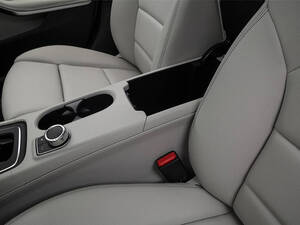 مرسيدس بنز GLA الداخلية 