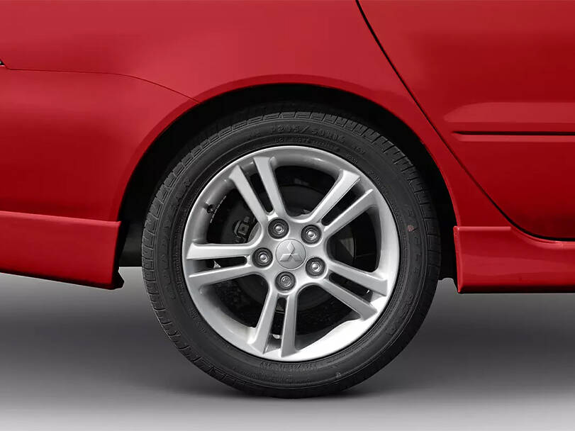 Mitsubishi Lancer 8th Generation Pictures: Explore 8 Images of Interior and Exterior Image-2