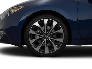 نيسان ماكسما الخارجية 