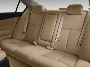 نيسان ماكسما الداخلية 