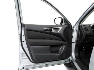 نيسان باثفايندر الداخلية 