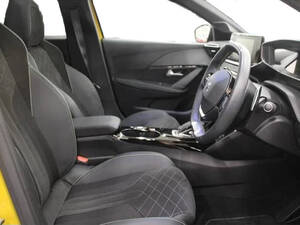 بيجو 208 الداخلية 