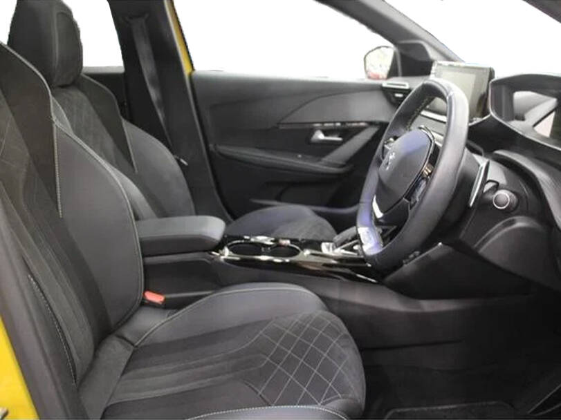 بيجو 208 الداخلية 