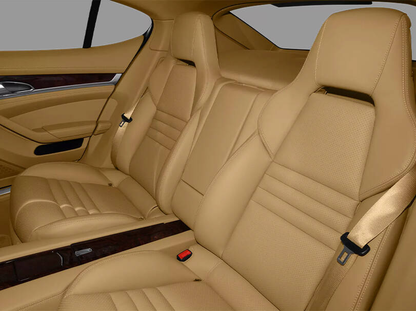 بورشه باناميرا الجيل الأول (G1) الداخلية 