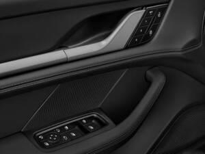 بورشه تايكان الداخلية 