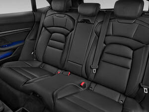 بورشه تايكان الداخلية 