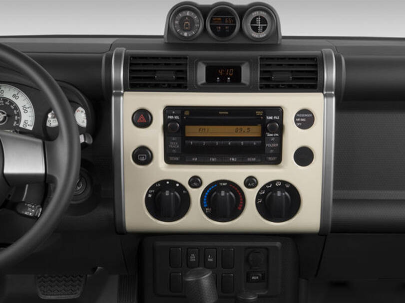 Toyota FJ Cruiser Interior 