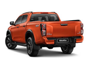 إيسوزو ماكس D الخارجية 