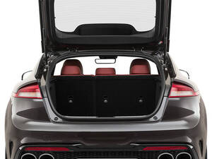 كيا ستينجر الداخلية 