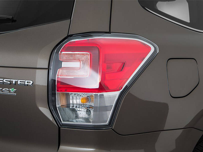 Subaru Forester 4th (SJ) Generation Pictures: Explore 20 Images of Interior and Exterior Image-6
