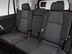 تويوتا لاند كروزر برادو الداخلية 