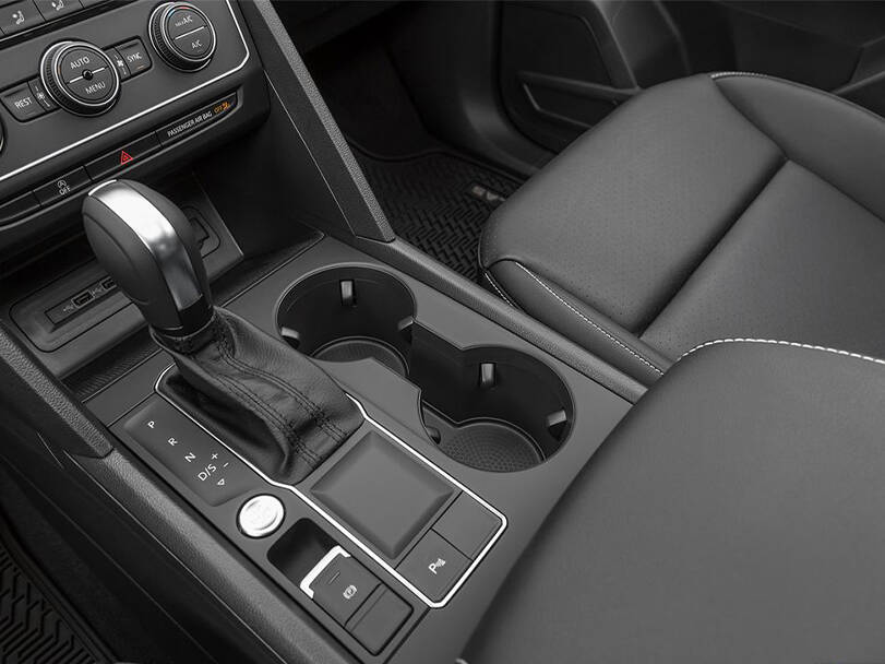 Volkswagen Teramont 1st (7L) Generation Interior 