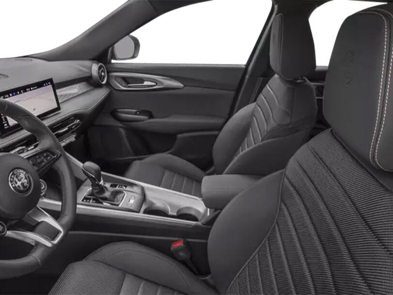 الفا روميو تونالي الداخلية 