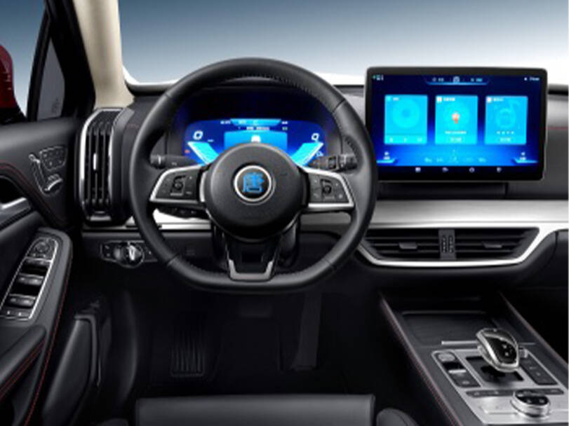 بي واي دي تانغ الجيل الأول الداخلية 