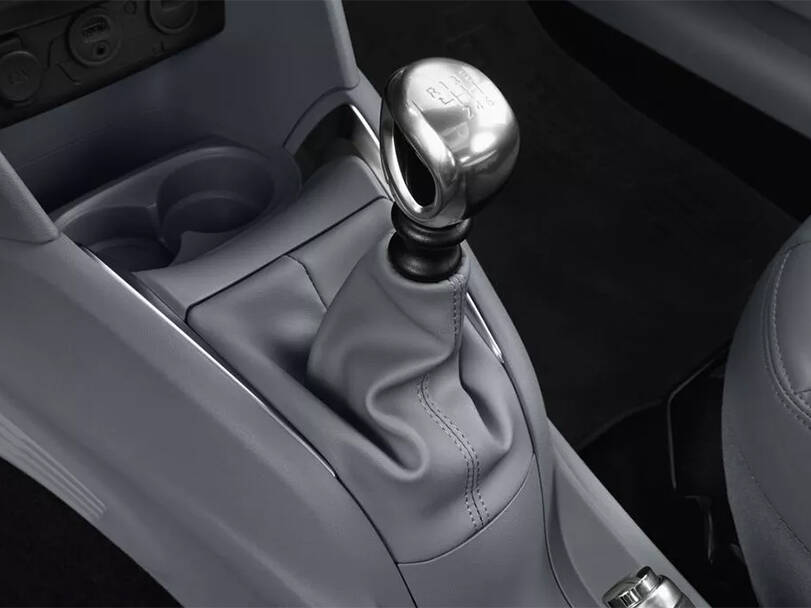 بيجو 208 الجيل الأول (A94) الداخلية 