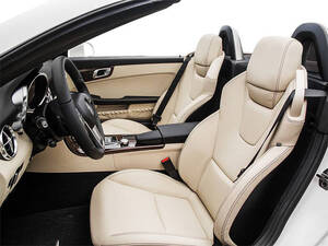 مرسيدس بنز SLK Class الداخلية 