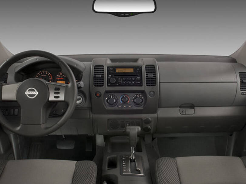 نيسان إكستيرا الجيل الثاني (N50) الداخلية 