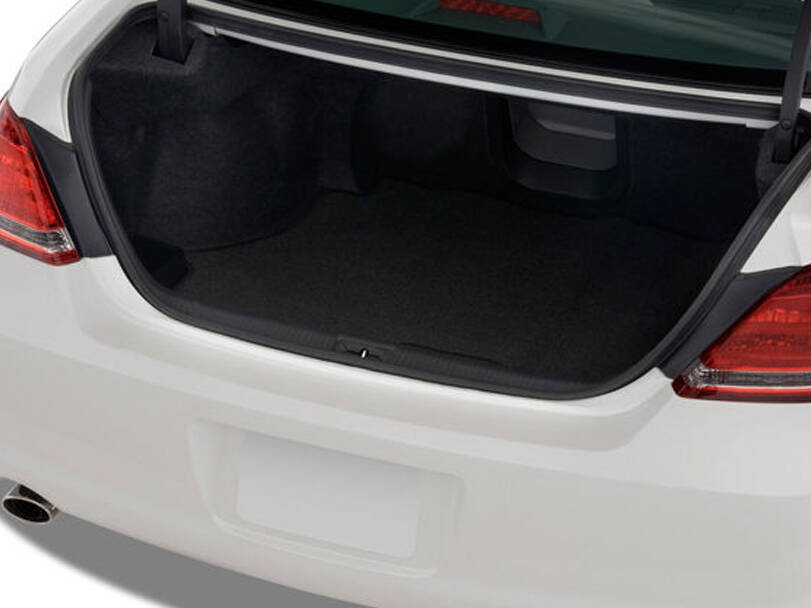 تويوتا أفالون الجيل الثالث (XX30) الخارجية 