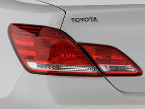 تويوتا أفالون الجيل الثالث (XX30)