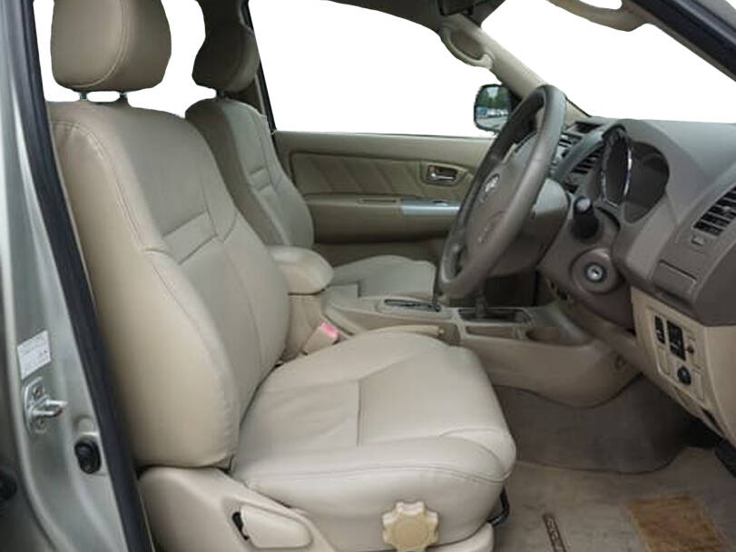 Toyota Fortuner 1st (AN50) Generation Interior 