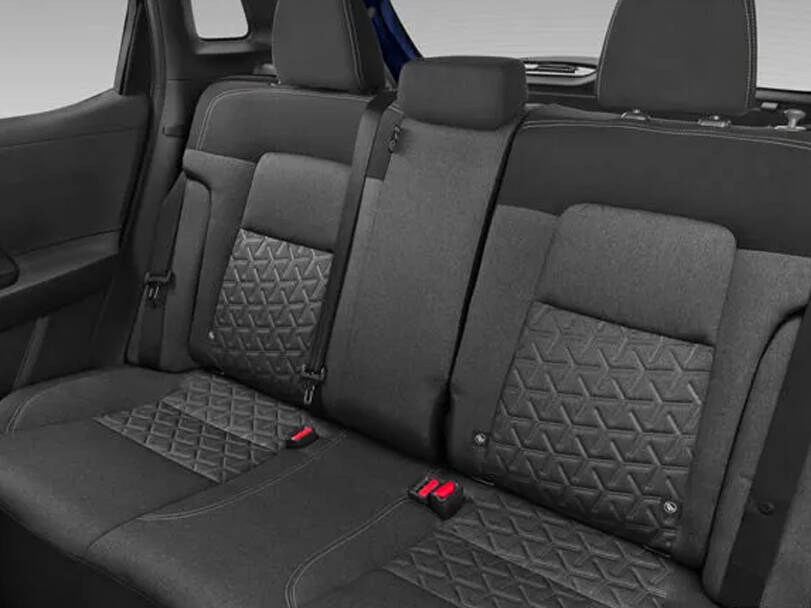 نيسان كيكس الداخلية 