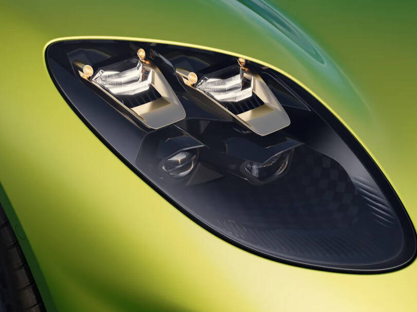 أستون مارتن فالهالا الخارجية 