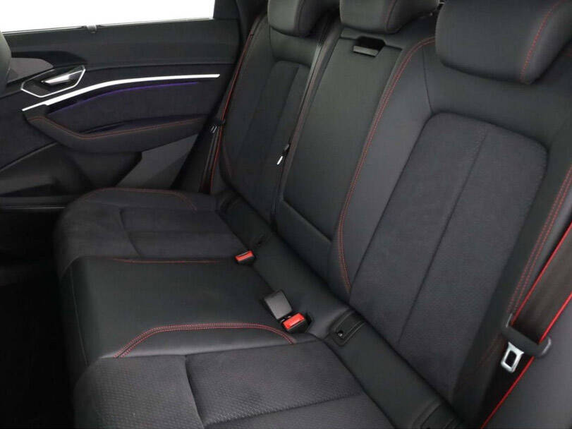 Audi Q8 e-tron Interior 