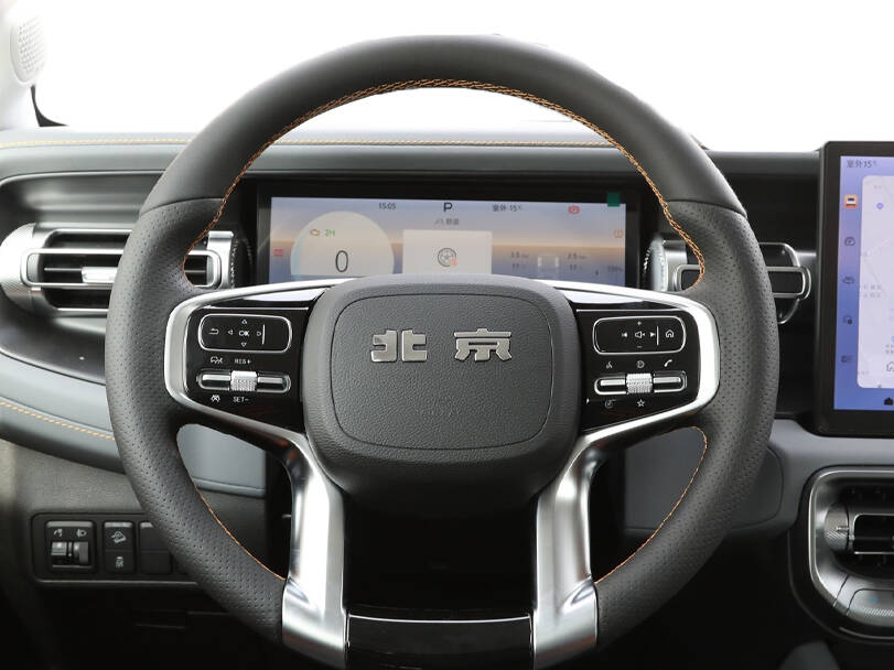 BAIC BJ40 Plus Interior 