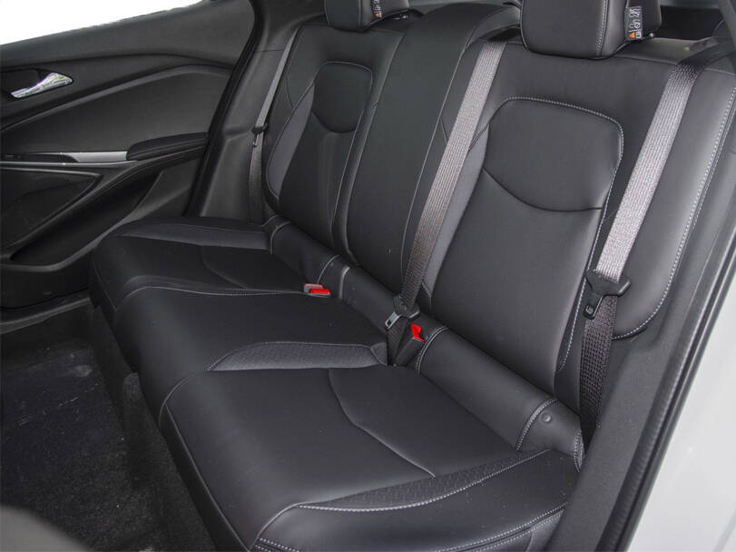 Chevrolet Menlo Interior 