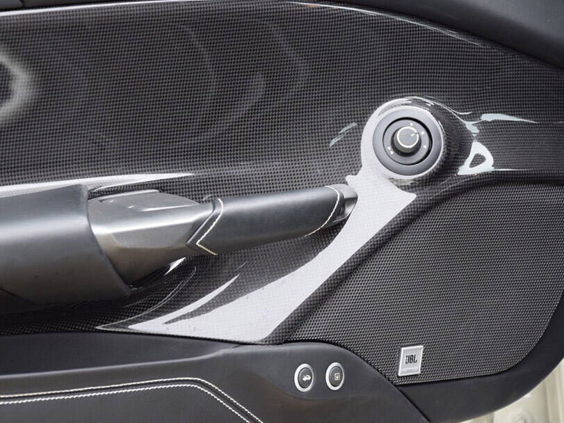 فيراري 488 سبايدر الداخلية 