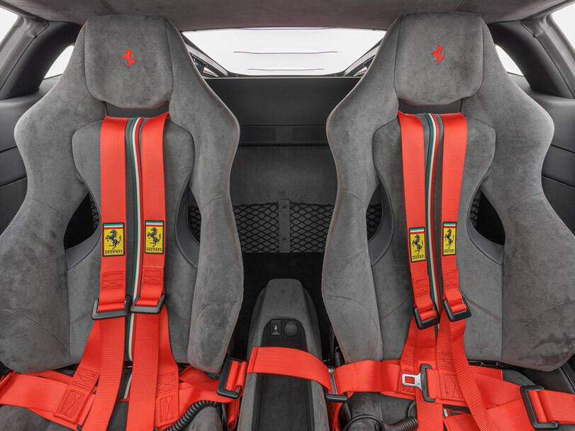 فيراري F8 سبايدر الداخلية 