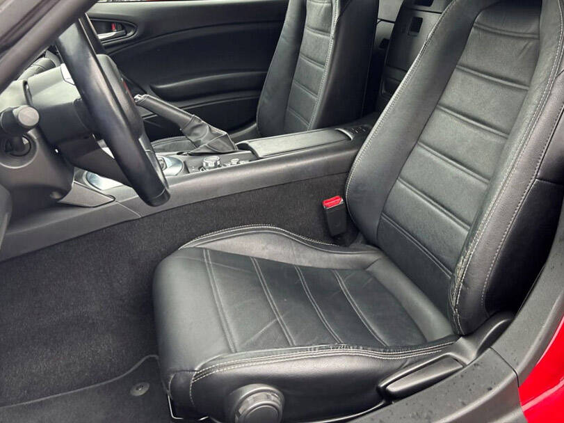 فيات 124 Spider الداخلية 