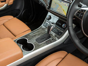 هافال H8 الداخلية 