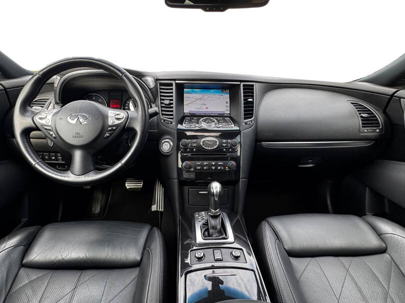 Infiniti FX35 Interior 