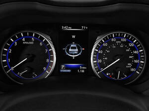 إنفينيتي Q60 الداخلية 