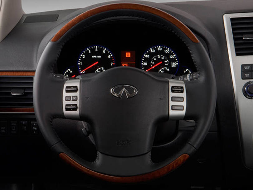 Infiniti QX56 1st (JA60) Generation Interior 