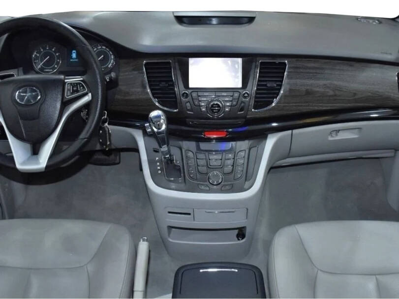 JAC M5 Interior 