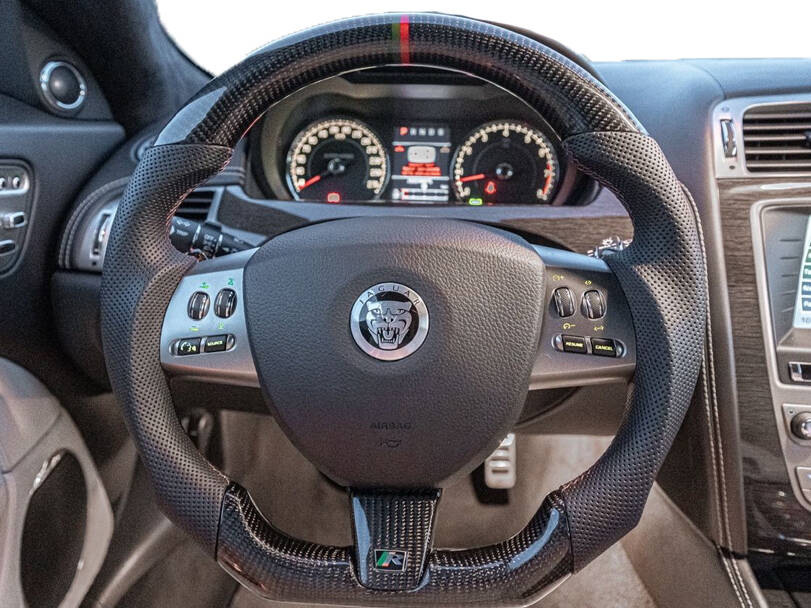 جاجوار إكس كي آر الداخلية 