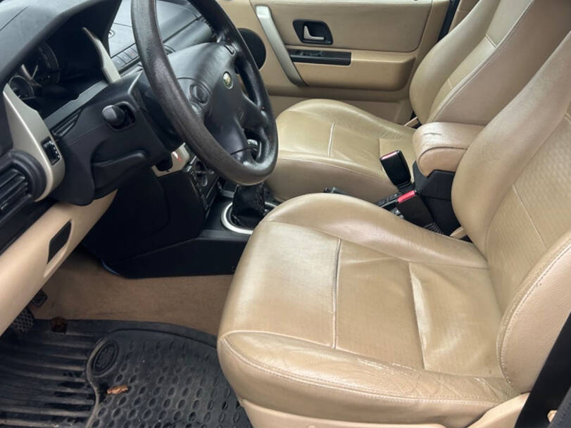 Land Rover LR2 1st (L314) Generation Interior 