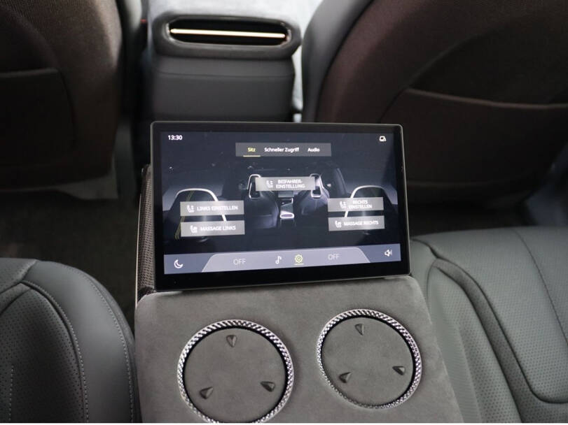 Lotus Eletre Interior 