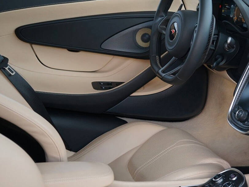 McLaren 570S Spider Interior 