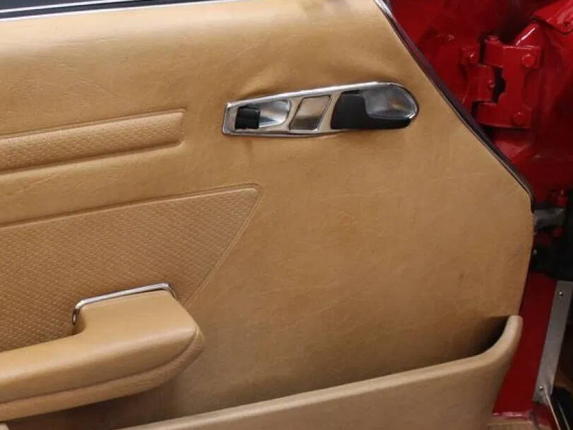 Mercedes Benz 450 Interior 