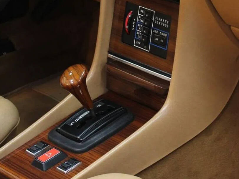 Mercedes Benz 450 Interior 