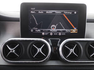 مرسيدس بنز X Class الداخلية 